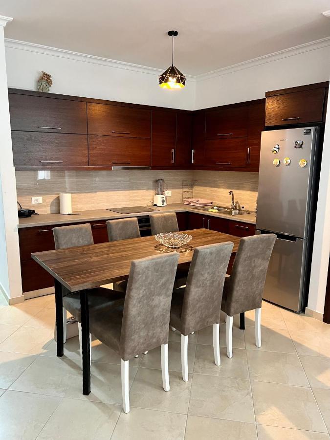 Sunshine Apartment Sarandë Buitenkant foto