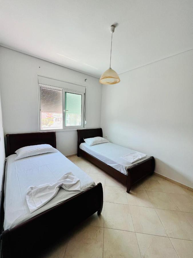 Sunshine Apartment Sarandë Buitenkant foto