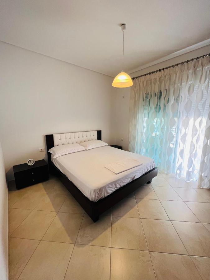Sunshine Apartment Sarandë Buitenkant foto