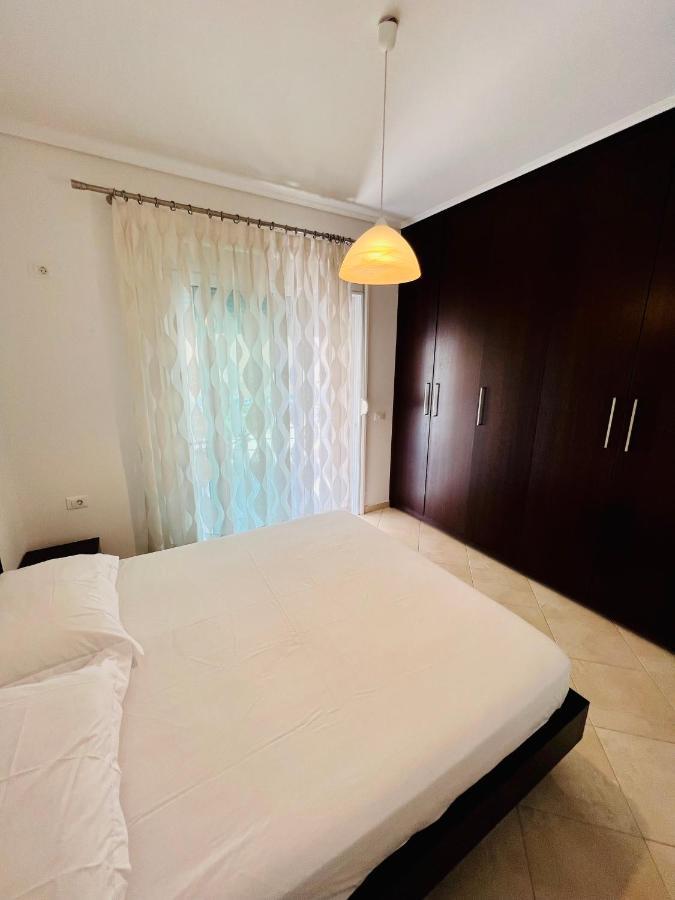 Sunshine Apartment Sarandë Buitenkant foto