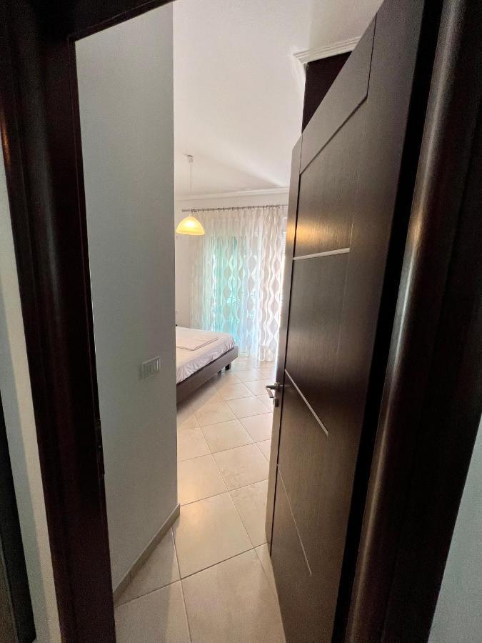 Sunshine Apartment Sarandë Buitenkant foto